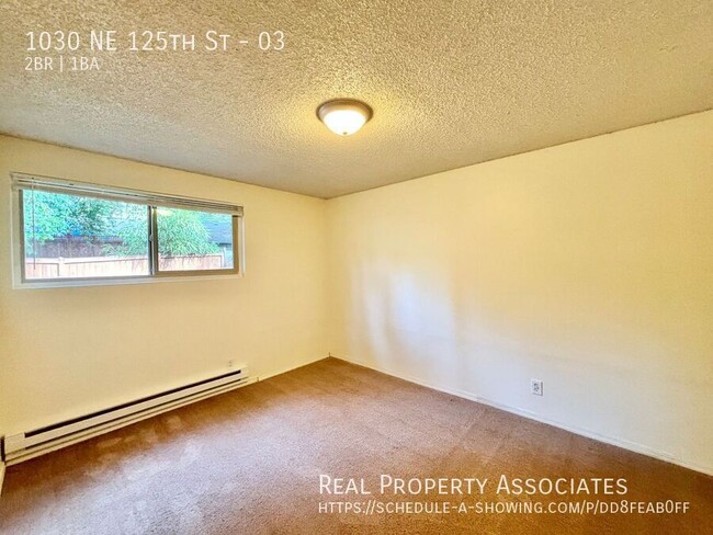 Building Photo - 1030 NE 125th St