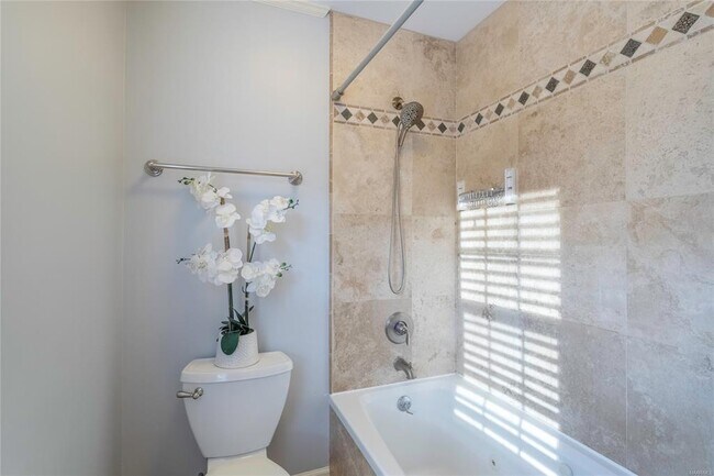 Building Photo - 149 Ledyard Dr