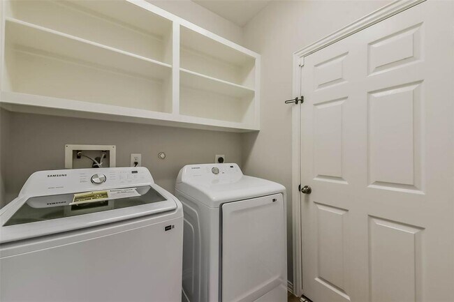 Building Photo - 2812 Chinaberry Park Ln