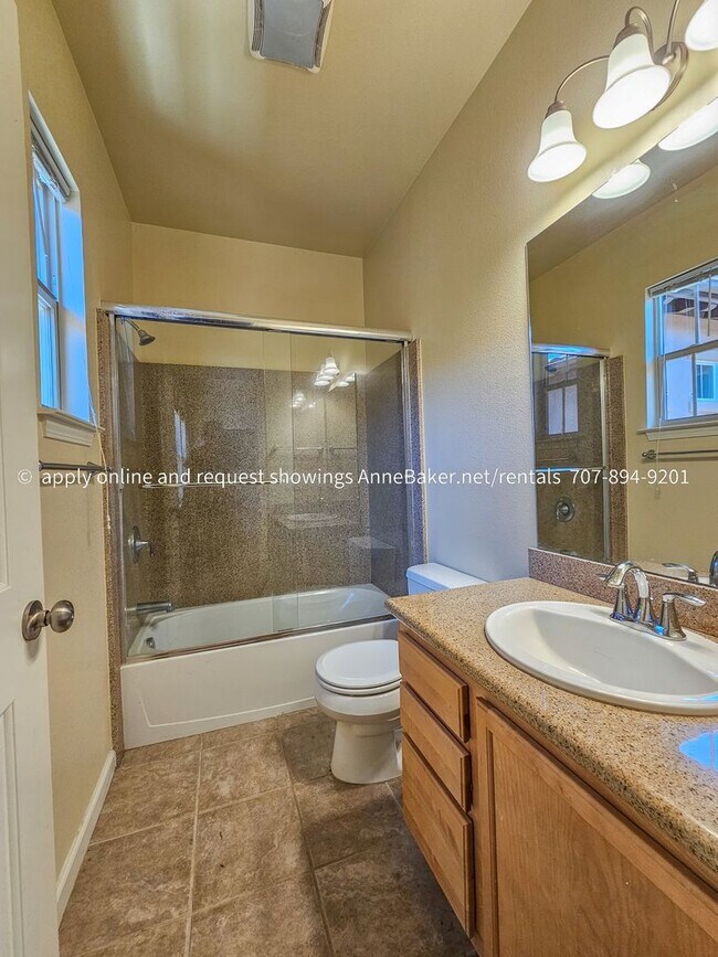 Building Photo - Well Designed Condo at Gardens at Thyme Square - Two Bedrooms and a Bonus Room - Atrium