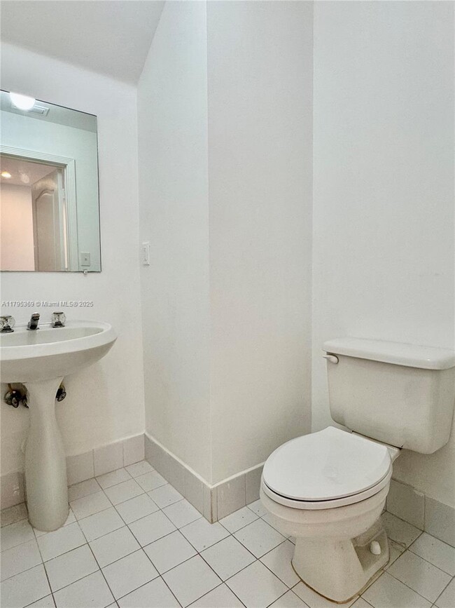 Building Photo - 14333 SW 125th Ct