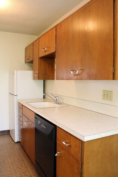 Building Photo - 1001 SW Woods St