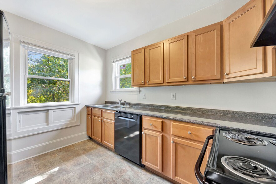 Building Photo - 6601 Iris Ave