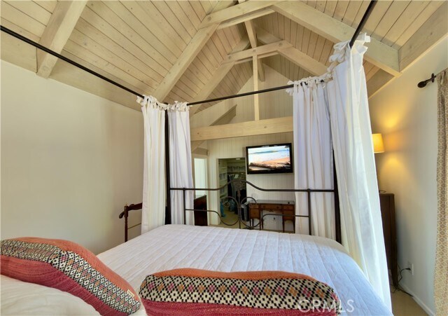 Building Photo - 327 Aster St