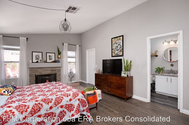 Building Photo - 3 br, 2 bath House - 4010 Lucas Ave
