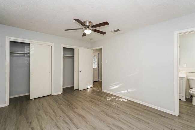 Building Photo - Newly Renovated Single Family Home | 4 BR/2BA | Car Covered Parking | With 2 living areas