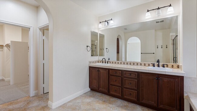 Building Photo - Stunning 4 Bedroom Home in Aliso Viejo!