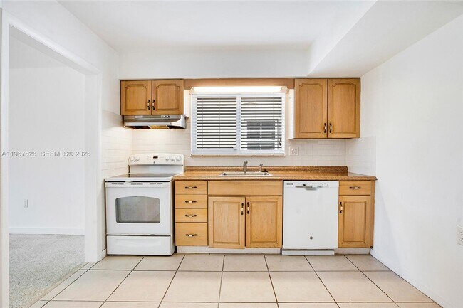 Building Photo - 9372 Abbott Ave