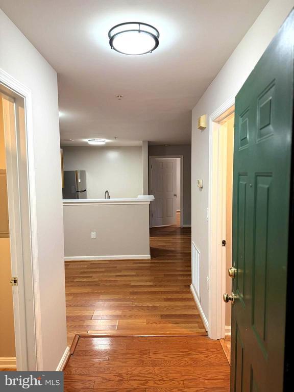 Building Photo - 1061 Gardenview Loop