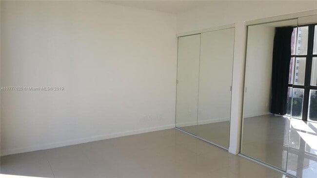 Building Photo - 2 bedroom in Sunny Isles Beach FL 33160