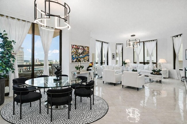 Building Photo - 701 S Olive Ave