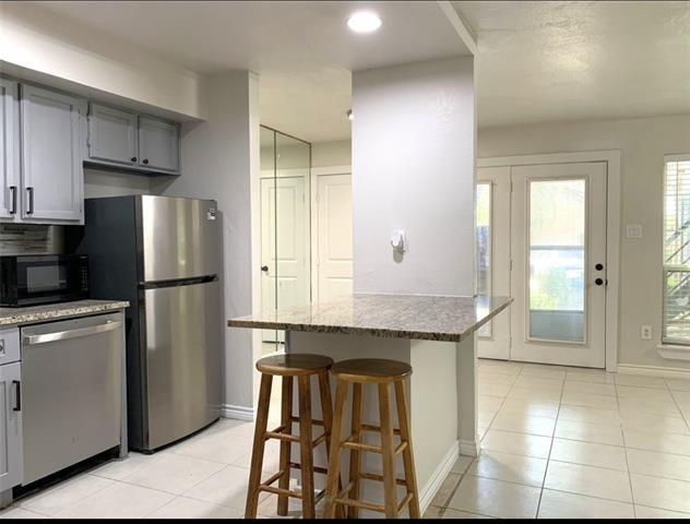 Building Photo - 9803 Walnut St