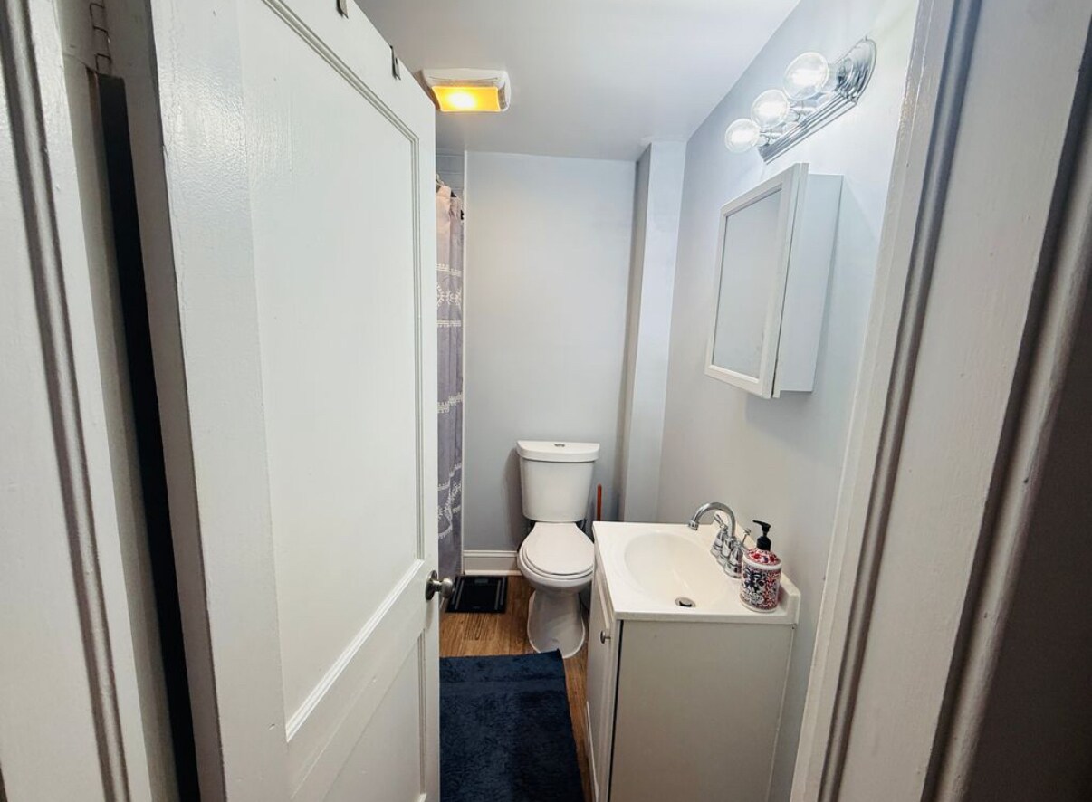 Building Photo - 7326 Montgomery Rd