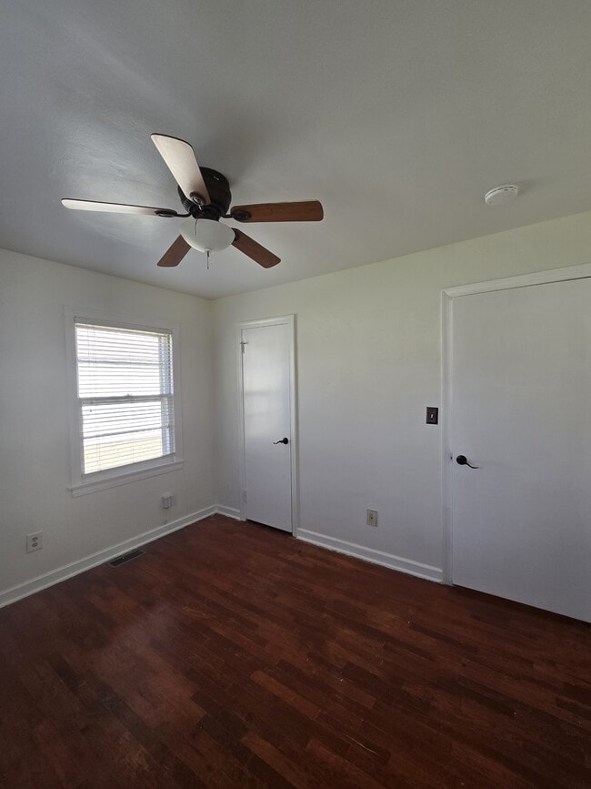 Building Photo - 2248 E Aloma St