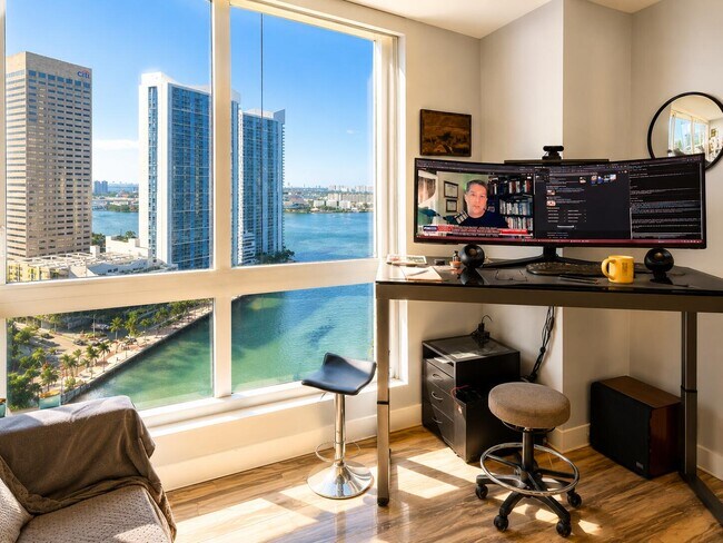 Building Photo - 465 Brickell Ave