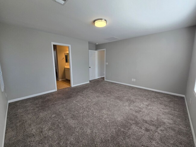 Building Photo - A Fabulous 3 Bedroom Home in SW. Las Vegas