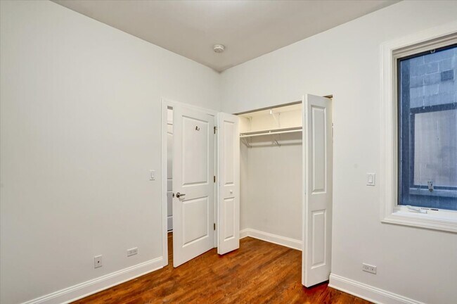 Building Photo - 3505 N Elston Ave