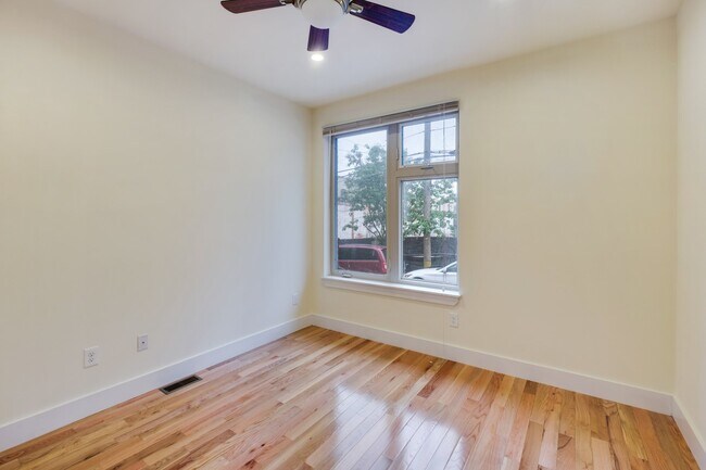 Building Photo - 1541 Ogden St