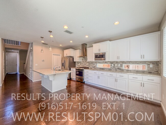 Building Photo - 1041 Bridlewood Dr