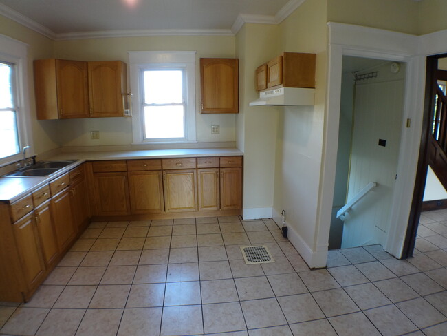 Building Photo - Nice Home in a Good Downtown Location with...