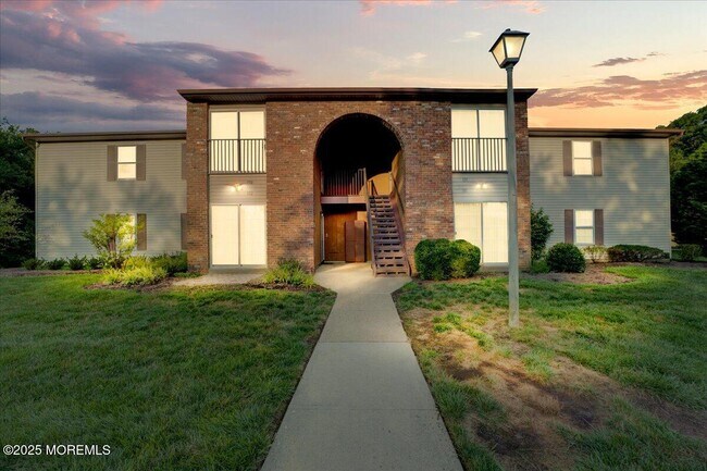 Primary Photo - 152 Frontier Way