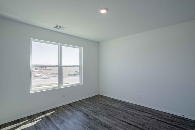 Building Photo - 2922 S 13th Ct