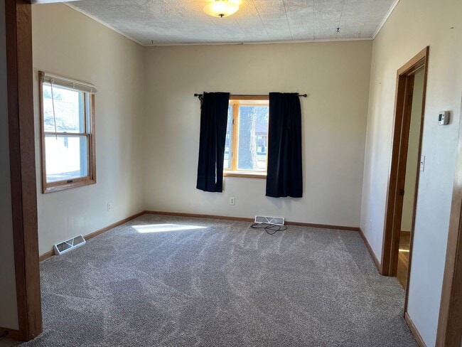 Building Photo - 4 Bedroom/2 Bath House For Rent in Harrisburg, SD!!