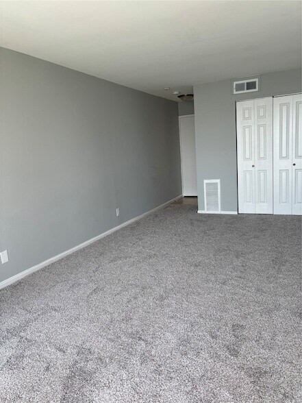 Building Photo - 12600 Melville Dr