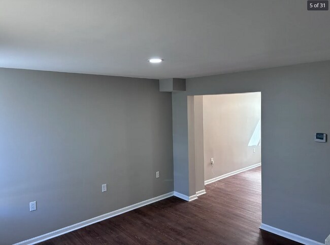 Building Photo - 342X Ravenwood Ave