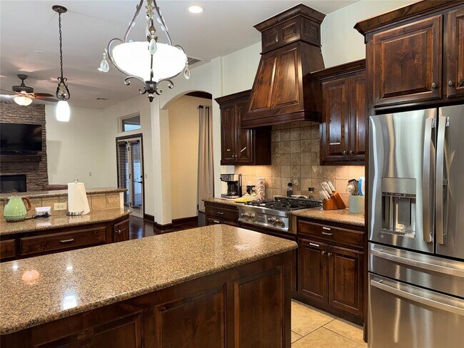 Building Photo - 16616 Moorgate Ln