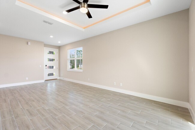 Building Photo - 740 Fraser Ct