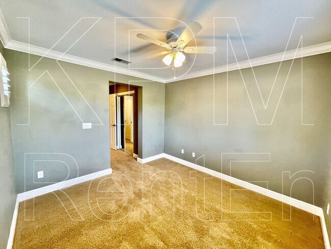 Building Photo - 5879 Riverbank Cir