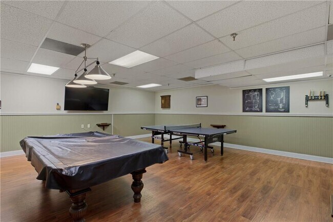 Building Photo - 300 Johnson Ferry Rd