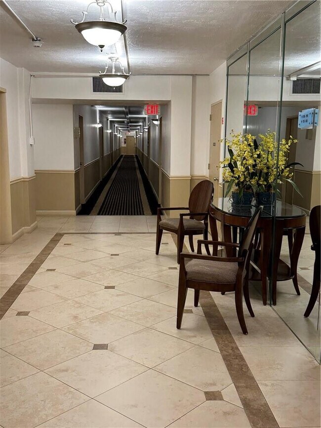 Building Photo - 4250 Galt Ocean Dr