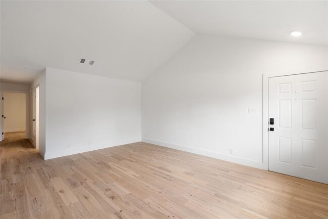 Building Photo - 1800 Nicole Cir