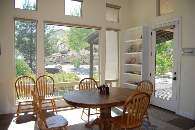 Building Photo - Single Level Home in Mountaingate