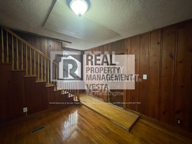 Building Photo - 1256 Winton Ave