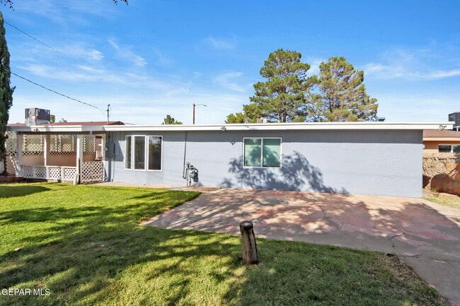 Building Photo - 390 Arvin Cir