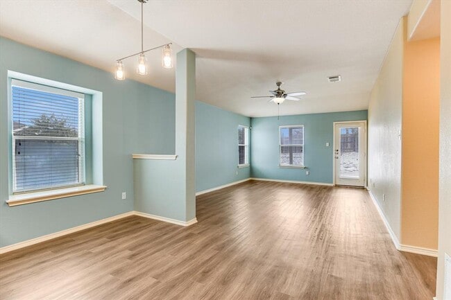 Building Photo - 2864 Hearthsong Loop