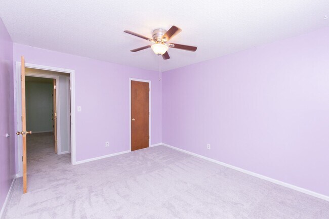 Building Photo - 117 Brenda Dr