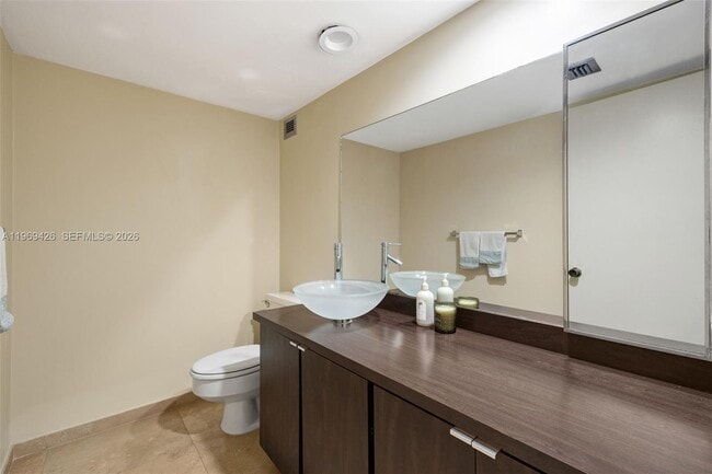 Building Photo - 1915 Brickell Ave