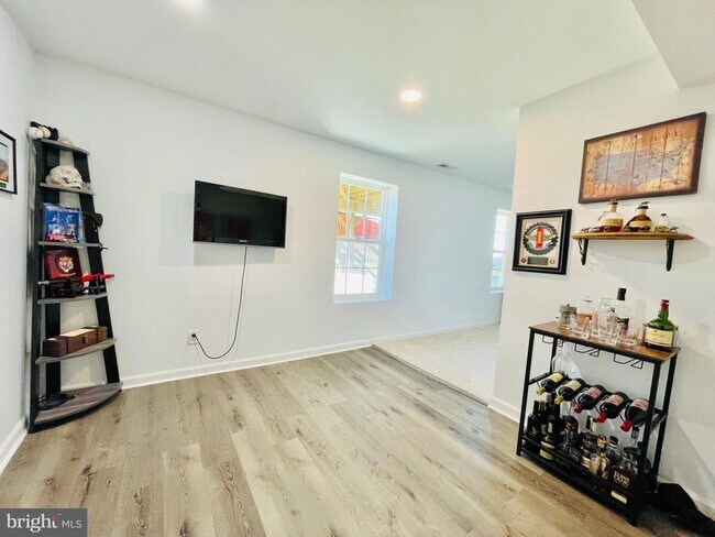 Building Photo - 73 Wellspring Dr