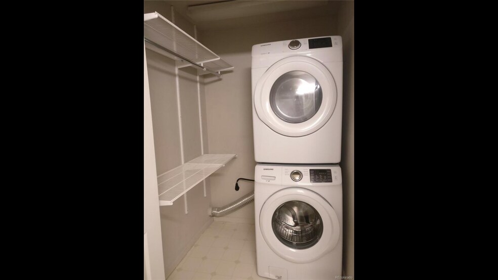 In unit washer and dryer - 1747 N Washington St