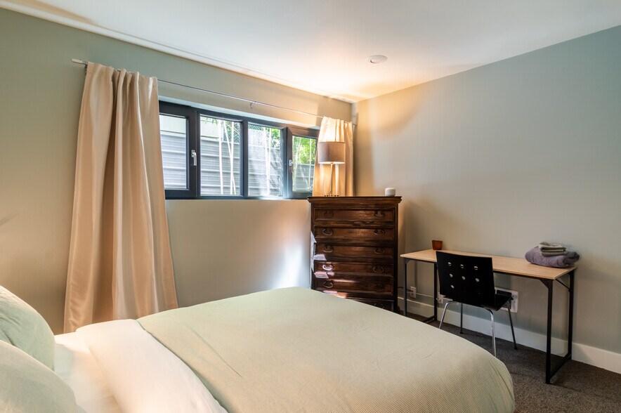 Building Photo - 1629 13th Ave