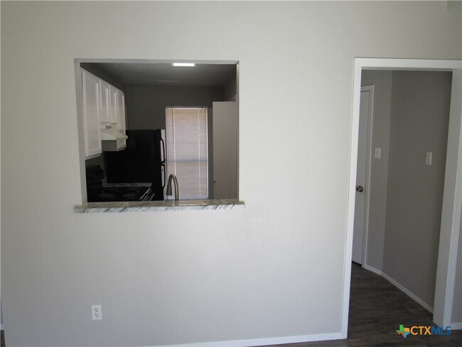 Building Photo - 3703 Holbert Dr