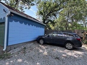 Building Photo - 1712 W 34th Terrace