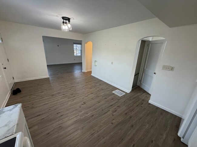 Building Photo - 932 Headley St