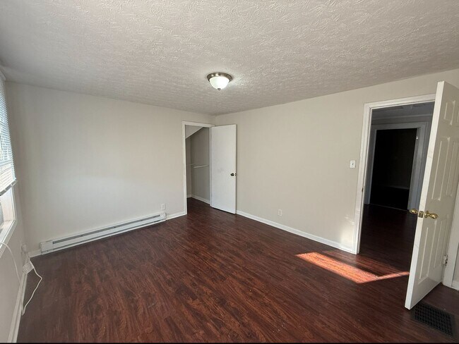 Building Photo - 536A Euclid Ave – Available Fall 2026