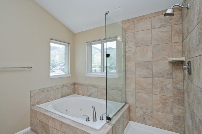 Building Photo - Beautiful 3BR Home in the Foothills of Golden