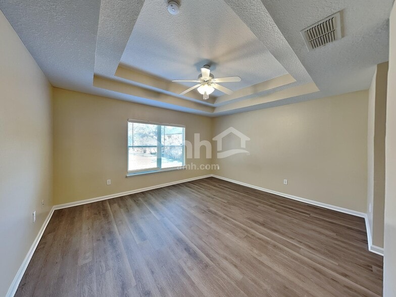 Building Photo - 612 Birchbark Trl